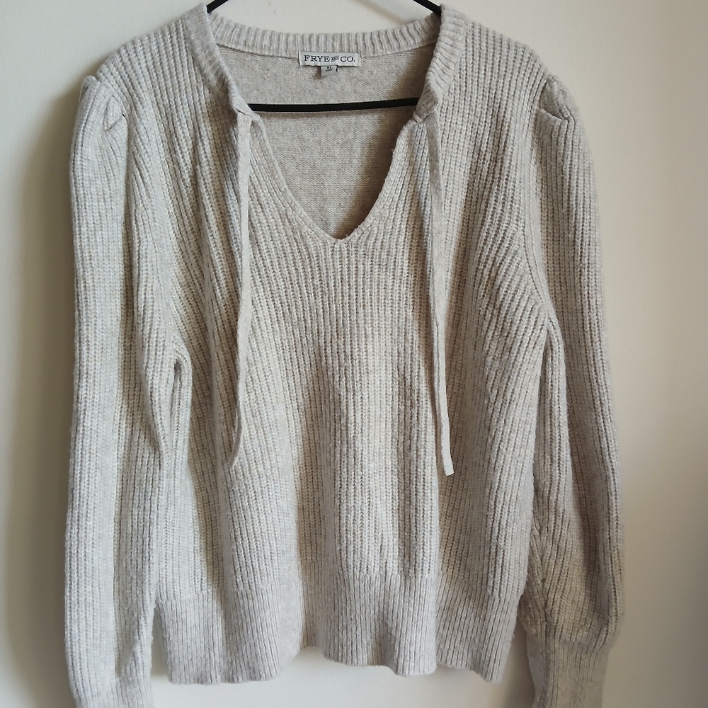 FRYE AND CO. Women's  Sweater with Tie Neck